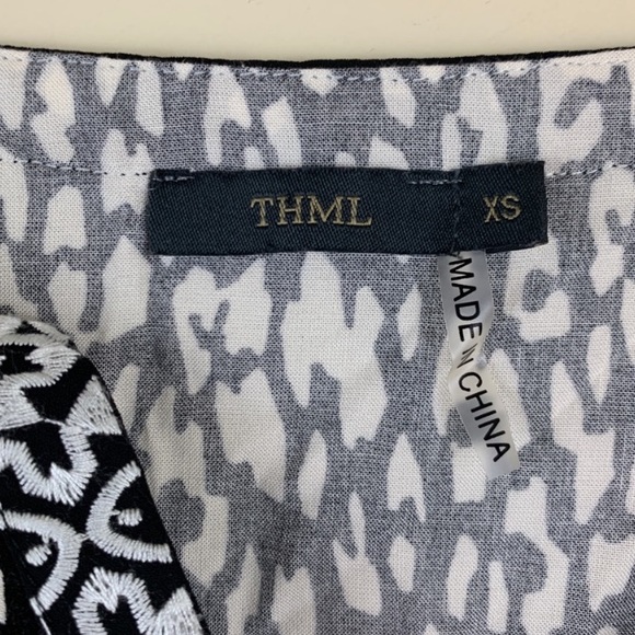 VICI asymmetrical hem tribal/animal v neck top - Picture 6 of 9